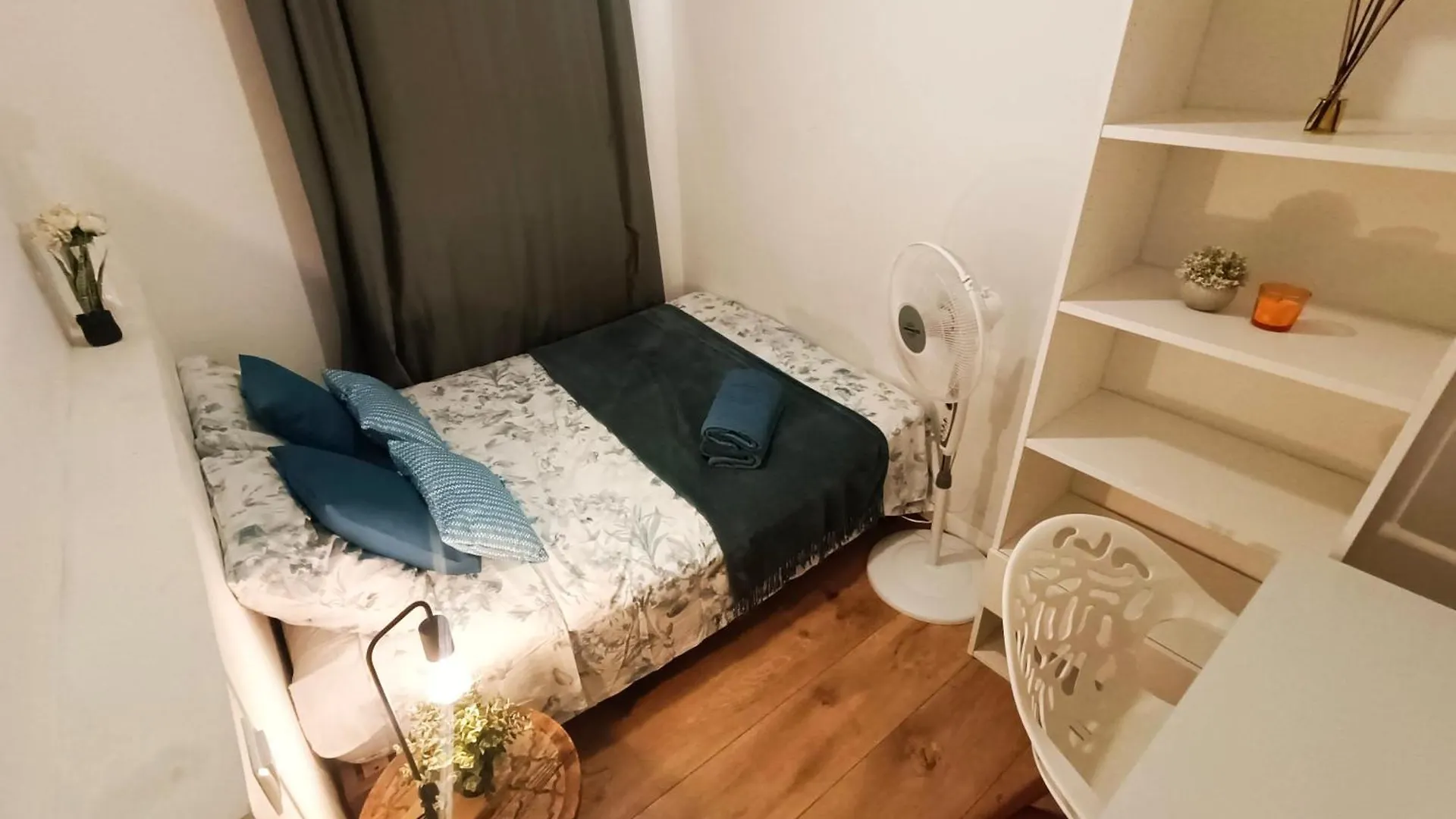 Boterus In Hostel Barcelona